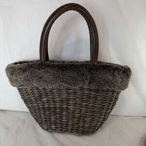WOVEN BATH & BODY WORKS BROWN HAND BAG PURSE FAUX FUR TRIM
